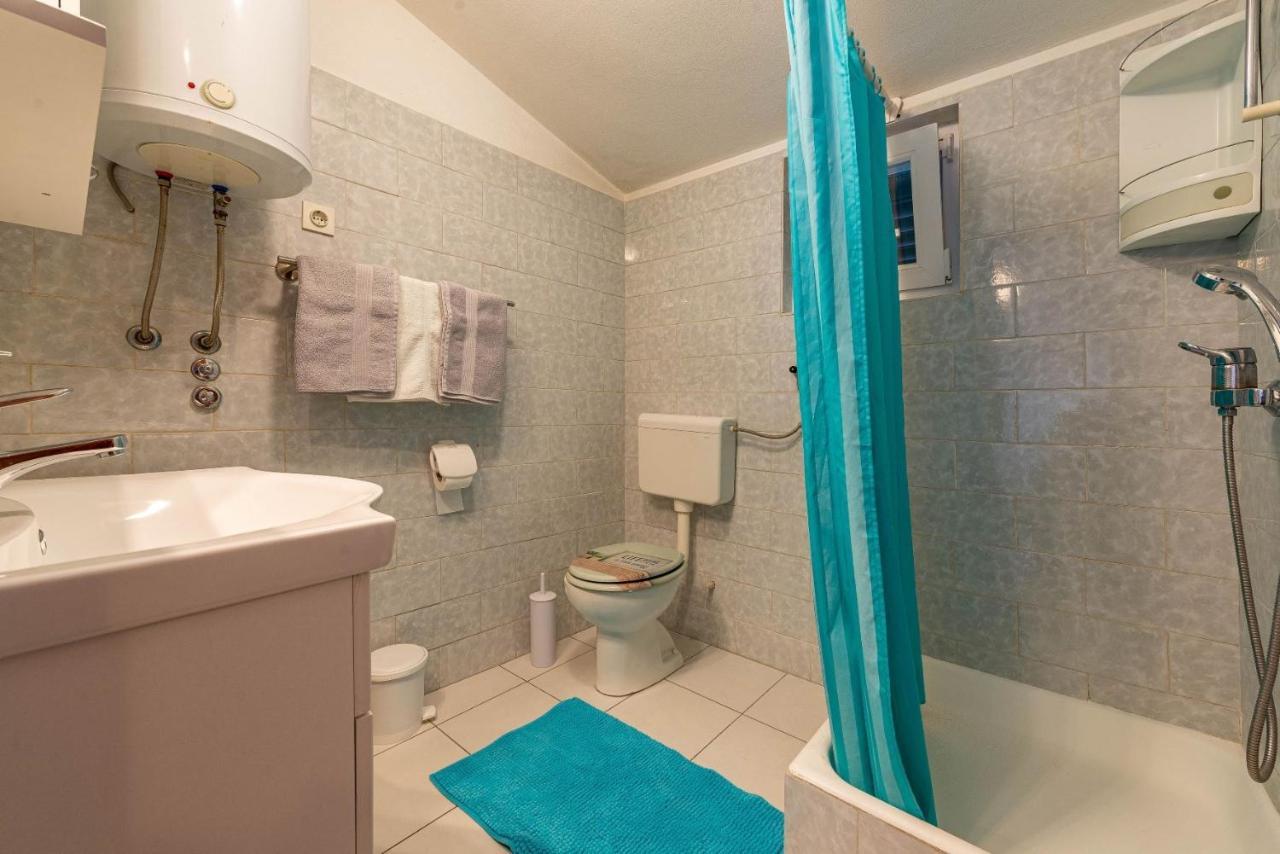 Family Friendly Seaside Apartments Kozino, Zadar - 5749 Petrcane Exterior foto